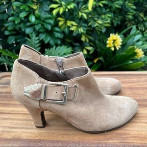 Aerosol side gold buckle ankle boots. Heel rest. Size 8 1/2 medium. Tan suede.
